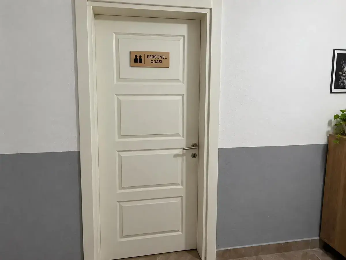 Tesis personel odası